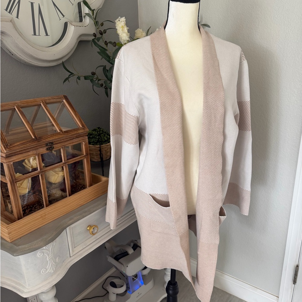 AVA ROSE Elegant Beige and Cream Open Cardigan